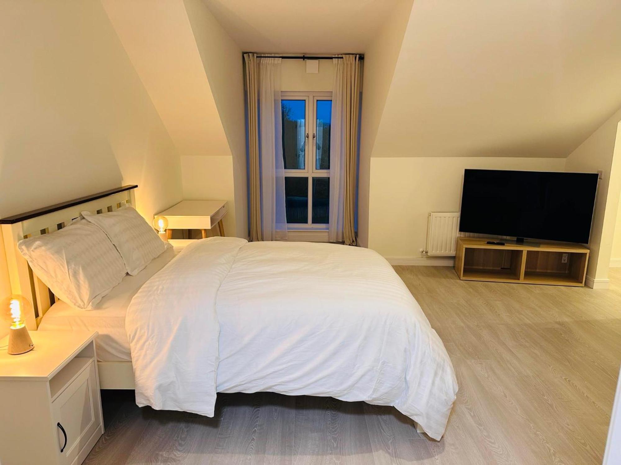 קלונדלקין King Room With Ensuite In Dublin מראה חיצוני תמונה